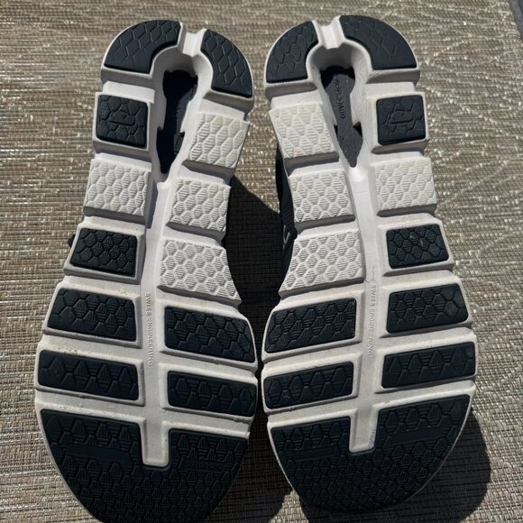 On Men's Cloudrunner Running Shoes - Picture 3 of 8